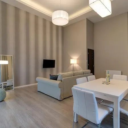 Bpr Apaczai Street Design * Budapest